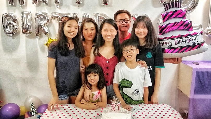 Shealyn (second from left) with her family.